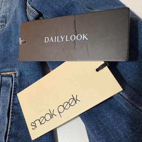 NWT Denim Jacket Medium Wash Plus Size 2X Wardrobe Basic Add For Spring - Picture 4 of 7